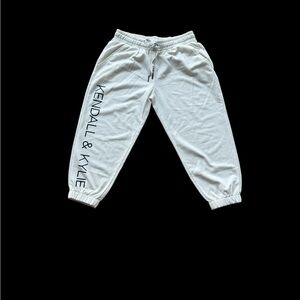 Kendall & Kylie White Jogger Sweatpants – Comfy & Stylish Lounge Pants M